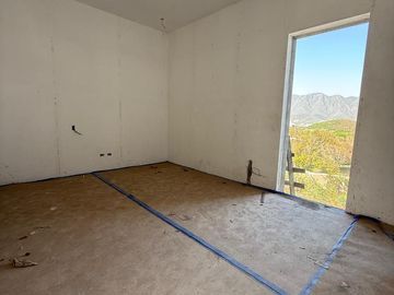 Casa en Venta en Sierra Alta en Décimo Sector,  La Cima.