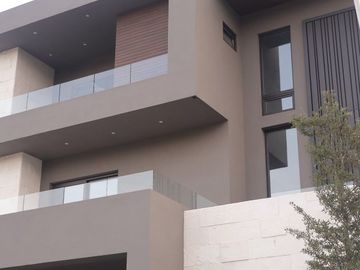 Casa en Venta en Sierra Alta en Décimo Sector,  La Cima.