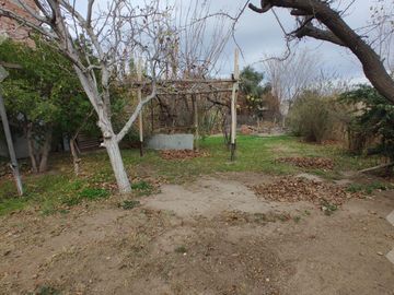 Venta de Terreno, con propiedad a restaurar o demoler, Itte. Carro 1600, Nqn Capital