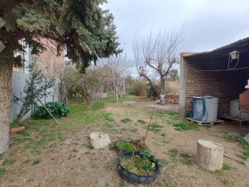 Venta de Terreno, con propiedad a restaurar o demoler, Itte. Carro 1600, Nqn Capital