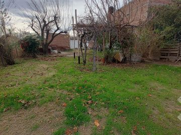 Venta de Terreno, con propiedad a restaurar o demoler, Itte. Carro 1600, Nqn Capital