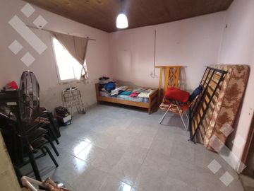 Venta de Terreno, con propiedad a restaurar o demoler, Itte. Carro 1600, Nqn Capital