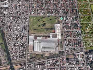 Excelentes naves industrial de 1710 m2 cubiertos en Hurlingham