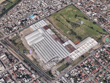 Excelentes naves industrial de 1710 m2 cubiertos en Hurlingham