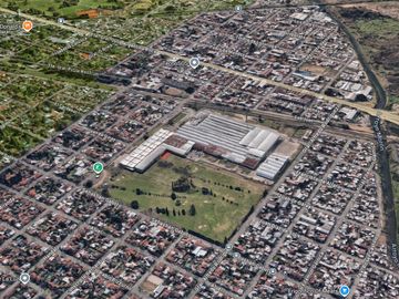 Excelentes naves industrial de 1710 m2 cubiertos en Hurlingham