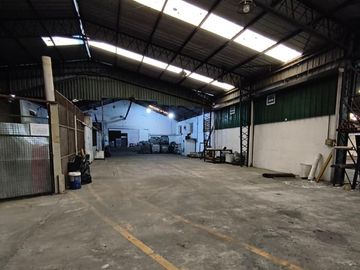 Depósito de 2.800 m2 más oficinas en Alquiler en Guemes al 2.100 en Escobar