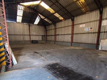 Depósito de 2.800 m2 más oficinas en Alquiler en Guemes al 2.100 en Escobar