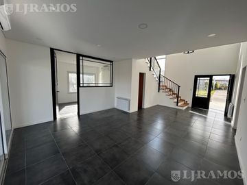 Casa en venta Barrio Riberas Puertos Escobar