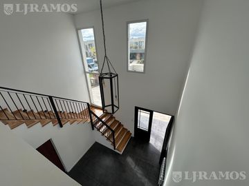 Casa en venta Barrio Riberas Puertos Escobar