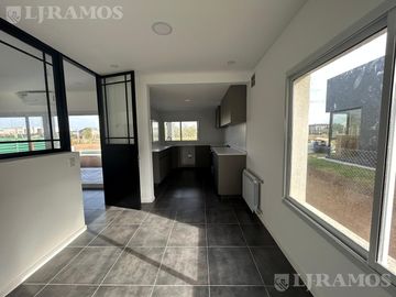 Casa en venta Barrio Riberas Puertos Escobar