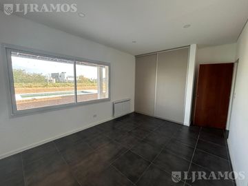 Casa en venta Barrio Riberas Puertos Escobar