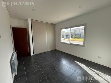 Casa en venta Barrio Riberas Puertos Escobar