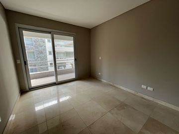Venta Bouquet 4 ambientes PB. Doble jardín Parrilla. Dos cocheras. Baulera.  Amenities