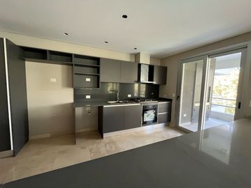 Venta Bouquet 4 ambientes PB. Doble jardín Parrilla. Dos cocheras. Baulera.  Amenities