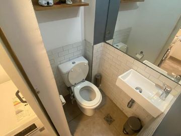 Departamento de tres dormitorios con doble balcón. 130 m2.  Rosario, centro