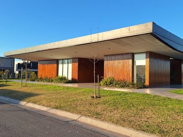 Terreno en Village Plaza