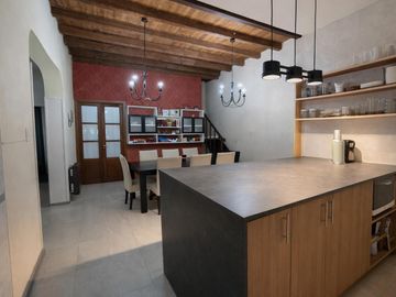 Casa en venta de 3 dormitorios con pileta y quincho