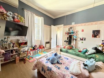 Casa en venta de 3 dormitorios con pileta y quincho