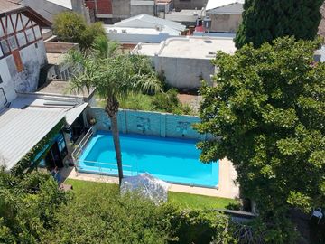 Casa en venta de 3 dormitorios con pileta y quincho