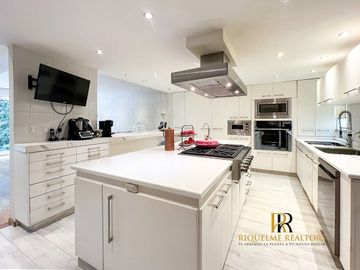EXCLUSIVO GARDEN HOUSE CON ESPECTACULAR TERRAZA