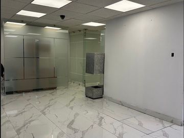 BOSQUES DE DURAZNOS OFICINAS AMUEBLADAS EN RENTA (605)