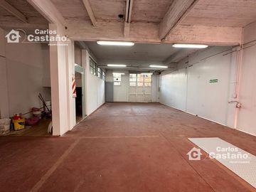 Edificio de múltiples usos con detalles de diseño exclusivo en excelente zona