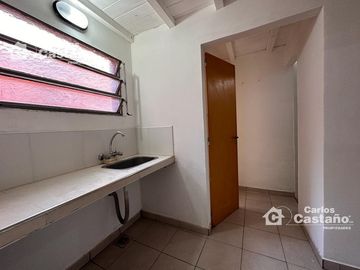 Edificio de múltiples usos con detalles de diseño exclusivo en excelente zona