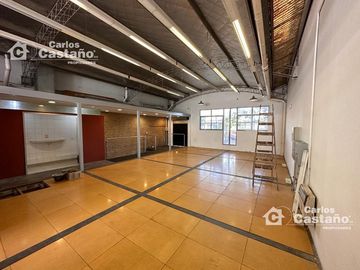 Edificio de múltiples usos con detalles de diseño exclusivo en excelente zona