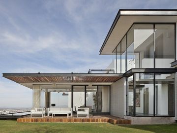 Vive Frente Al Hoyo 1: Casa de 901 m² con Conexión Al Campo de Golf