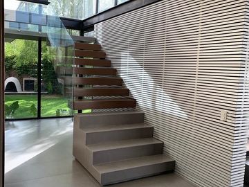 Vive Frente Al Hoyo 1: Casa de 901 m² con Conexión Al Campo de Golf