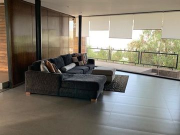 Vive Frente Al Hoyo 1: Casa de 901 m² con Conexión Al Campo de Golf