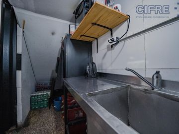 Local a la venta en esquina Nazca y Albarellos - Opción financiamiento.