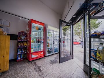Local a la venta en esquina Nazca y Albarellos - Opción financiamiento.