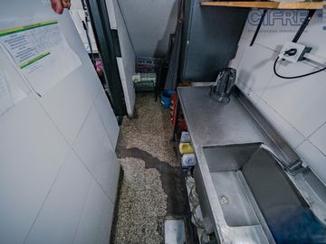 Local a la venta en esquina Nazca y Albarellos - Opción financiamiento.