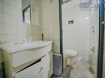 Local a la venta en esquina Nazca y Albarellos - Opción financiamiento.