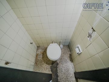 Local a la venta en esquina Nazca y Albarellos - Opción financiamiento.