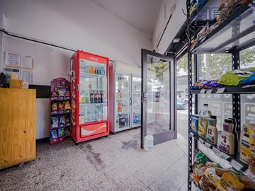 Local a la venta en esquina Nazca y Albarellos - Opción financiamiento.