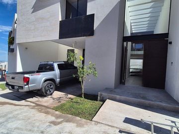 Casa en preventa en Cennet Grand $4.1MDP