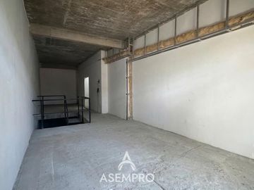 OPORTUNIDAD!! LOCAL EN COGHLAN A 1.800 EL M2 - A ESTRENAR!