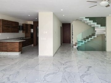 Excelente Casa en Renta Solares Fontée, Zona Tec de Monterrey