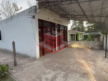 CASA EN VENTA EN SIQUIMAN DE 2 DORMITORIOS SOBRE RUTA 38 APTO COMERCIO REF: 2180