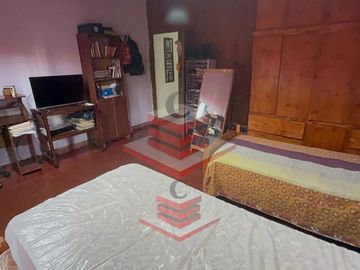 CASA EN VENTA EN SIQUIMAN DE 2 DORMITORIOS SOBRE RUTA 38 APTO COMERCIO REF: 2180