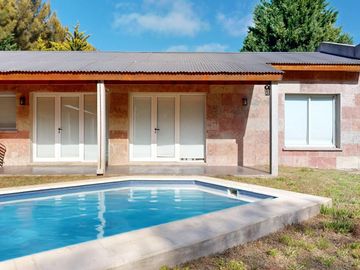 Casa en venta en Altos de Brandsen