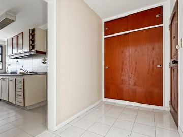 Departamento con cochera y baulera