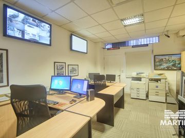 Amplio local en Venta con dos baños en Olivos | Sup. cubierta 50m2