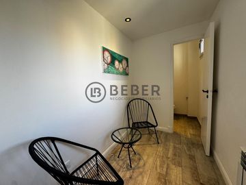En venta dos ambientes con dependencia de servicio, Plaza Colon