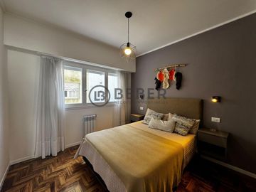En venta dos ambientes con dependencia de servicio, Plaza Colon