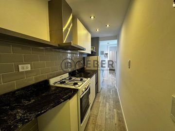 En venta dos ambientes con dependencia de servicio, Plaza Colon