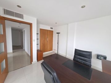 Alquilamos Oficina en zona Tribunales con mas de 150 m2