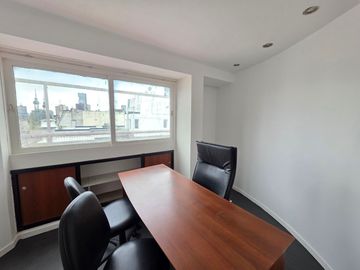 Alquilamos Oficina en zona Tribunales con mas de 150 m2